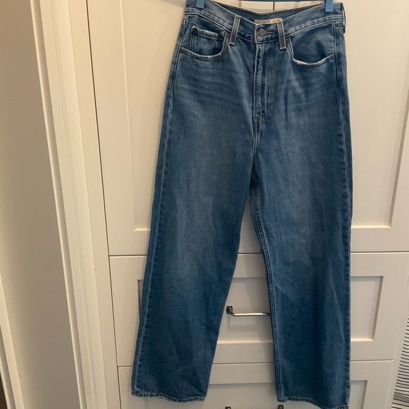 Levi's High Loose Women's High-Rise Wide Leg Jeans in Medium Blue Denim - Picture 4 of 8